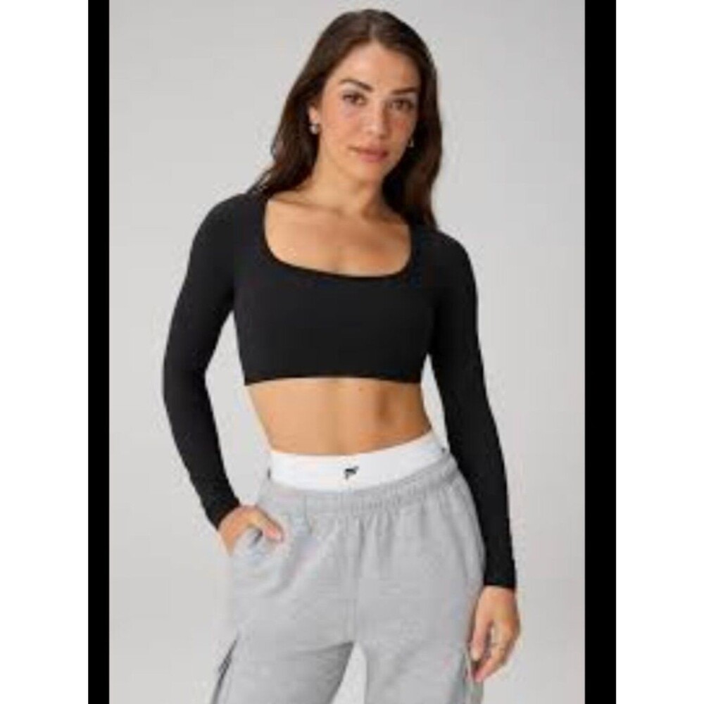 Fabletics AirLite Black Long-Sleeve Crop Top Workout Square Neck Medium